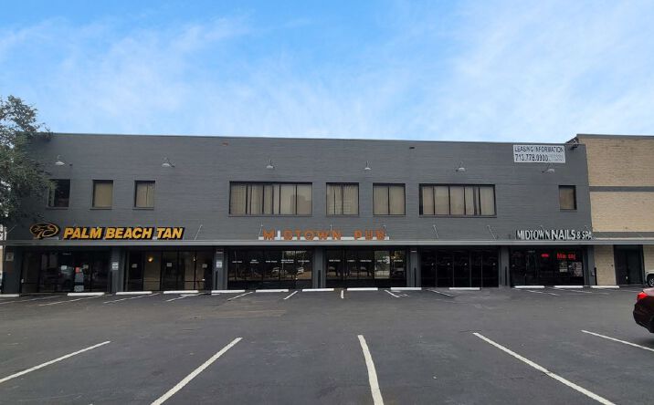 Pictures of Retail property located at 2204 Louisiana St, Houston, TX 77002 for lease - image #1