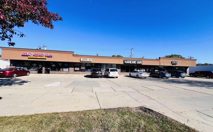 Pictures of Retail property located at 13256 Northline Rd, Southgate, MI 48195 for lease - image #1