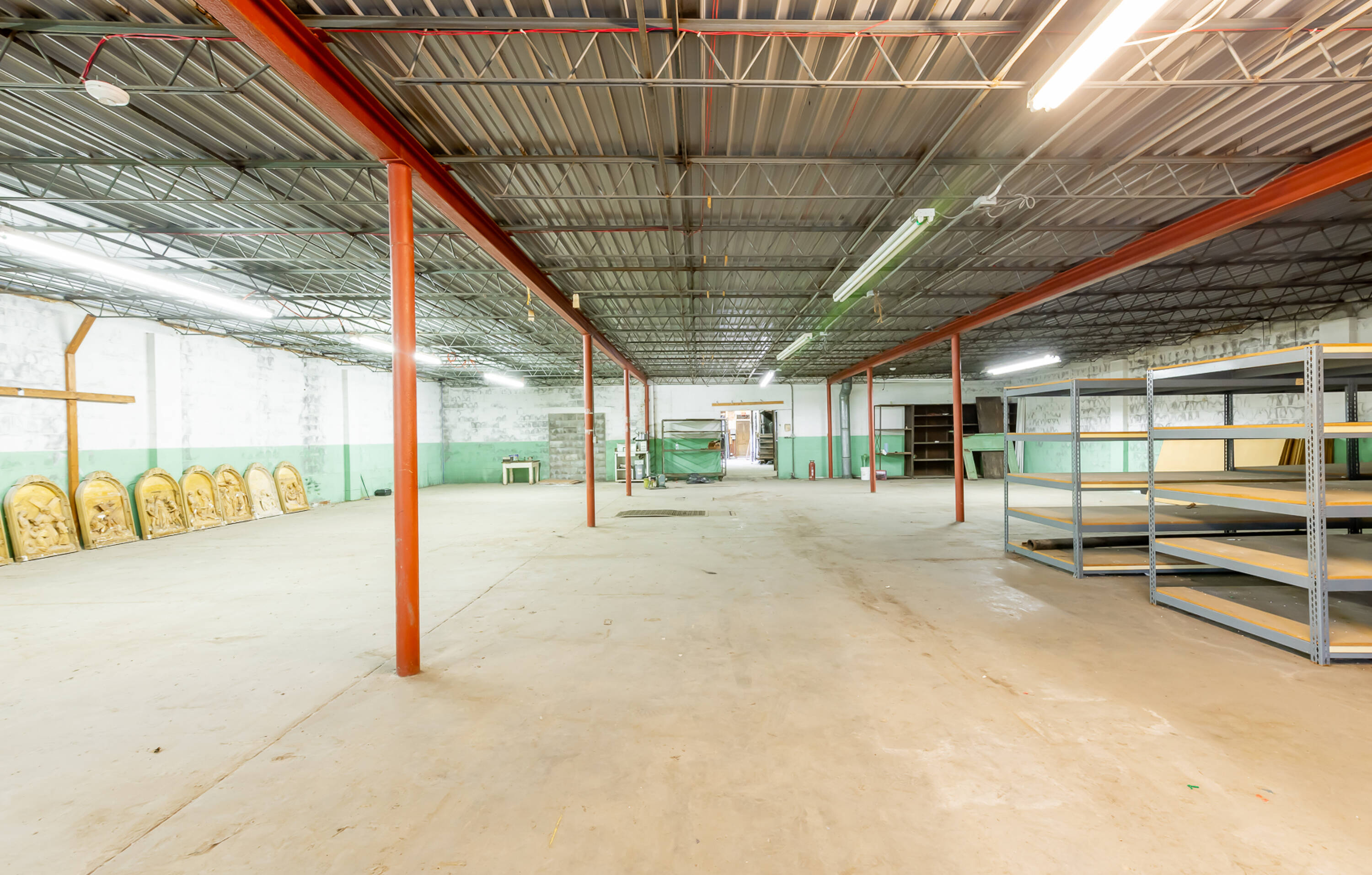 927 E Madison St, Louisville, KY 40204