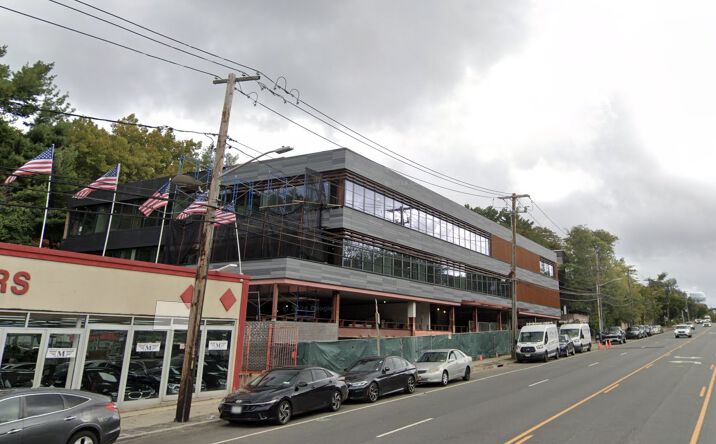 Pictures of Office property located at 277 Northern Blvd, Great Neck, NY 11021 for lease - image #1