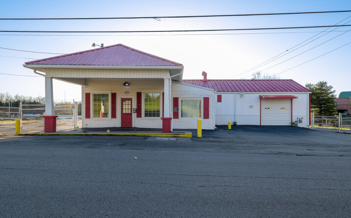 Pictures of Retail, Office property located at 736 Hawkins Dr, Elizabethtown, KY 42701 for lease - image #1