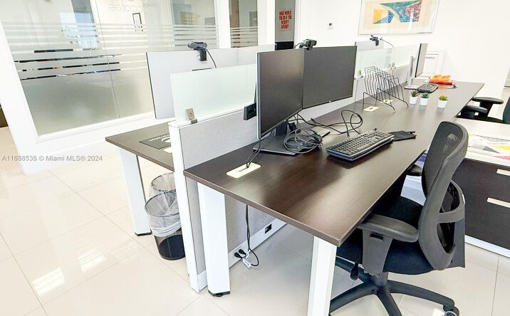Pictures of Office property located at 2020 Ponce De Leon Blvd #1101- shared law firm spc, Coral Gables, FL 33134 for lease - image #1
