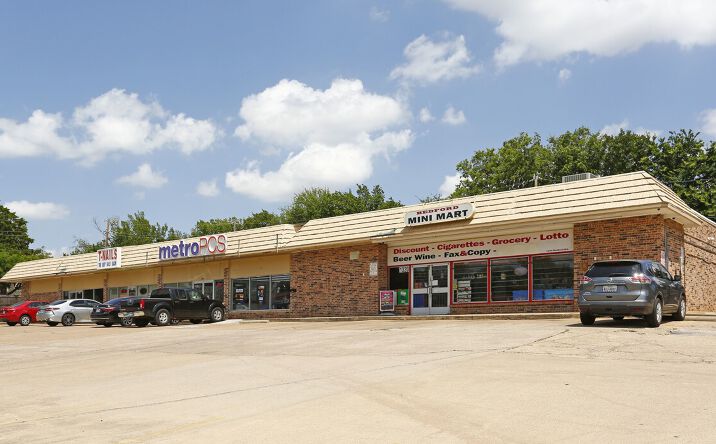 Pictures of Retail property located at 1320-1326 Bedford Rd., Bedford, TX 76021 for lease - image #1
