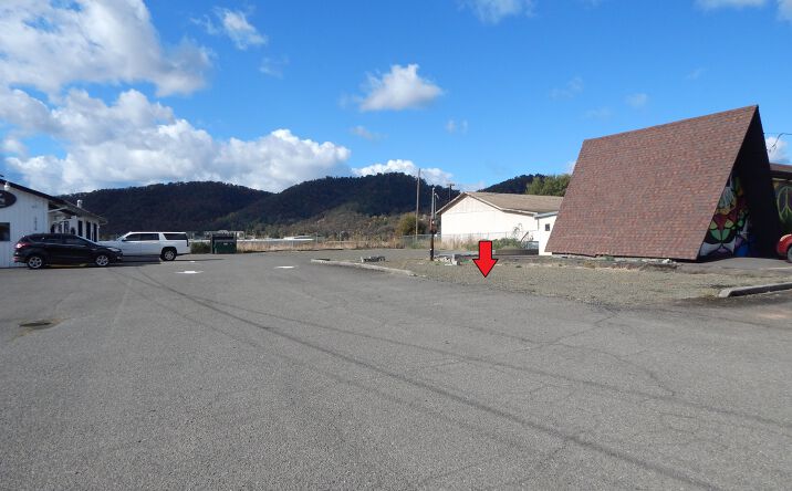 Pictures of Land property located at 2478 NE Stephens St, Roseburg, OR 97470 for lease - image #1