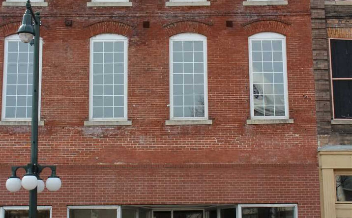 Pictures of Office property located at 109 W Market Street, Dyersburg, TN 38024 for lease - image #1