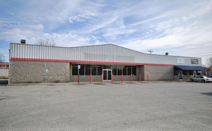 Pictures of Retail property located at 224 N Royal St, Jackson, TN 38301 for lease - image #1