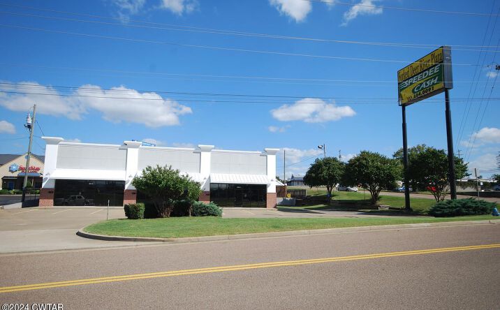 Pictures of Retail, Office, Land, Restaurant property located at 1932 Highway 45 By Pass Bypass, Jackson, TN 38305 for lease - image #1