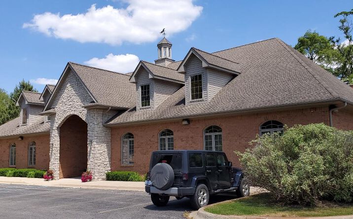 Pictures of Office property located at 100 N Williams Lake Rd, Waterford Township, MI 48327 for lease - image #1