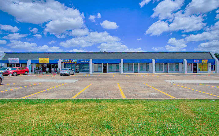 Pictures of Retail property located at 12130 Beechnut St, Houston, TX 77072 for lease - image #1