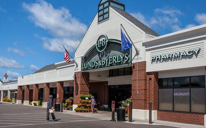 Pictures of Retail property located at 1151 Wayzata Blvd, Wayzata, MN 55391 for lease - image #1