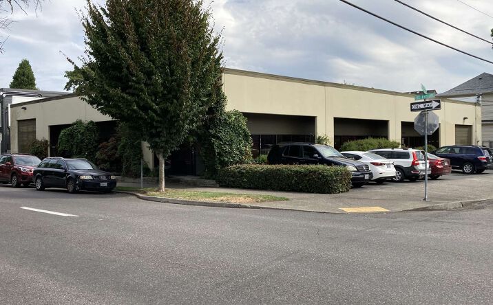 Pictures of Office property located at 2324 SE 11th Avenue / 1115 SE Caruthers Street, Portland, OR 97214 for lease - image #1