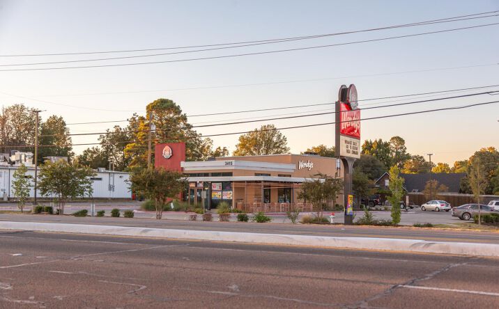 Pictures of Restaurant property located at 3415 Lamar Ave, Paris, TX 75460 for lease - image #1