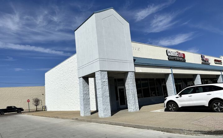 Pictures of Retail property located at 9350 US 49, Gulfport, MS 39503 for lease - image #1