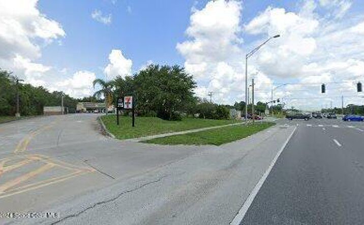 Pictures of Retail property located at 4002 N Harbor City Boulevard, Melbourne, FL 32935 for lease - image #1