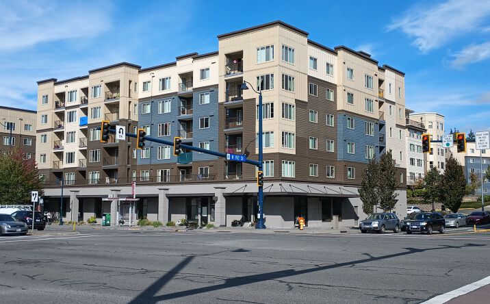 Pictures of Retail property located at 19240 Aurora Ave N, Shoreline, WA 98133 for lease - image #1