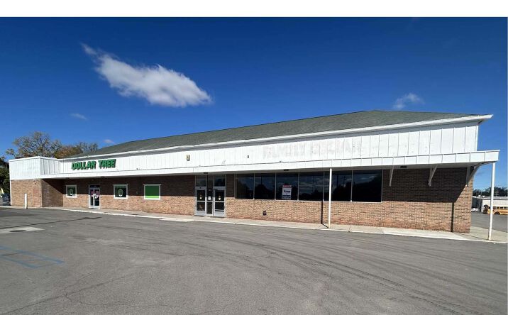 Pictures of Retail property located at 408 W Maumee St, Adrian, MI 49221 for lease - image #1