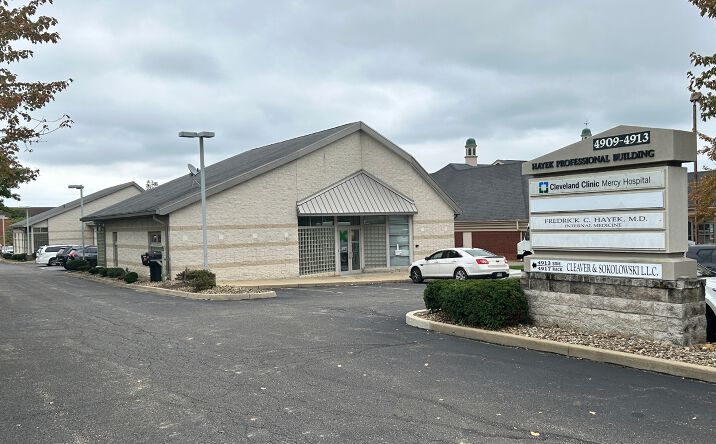 Pictures of Office property located at 4909 Munson St NW, Canton, OH 44718 for lease - image #1