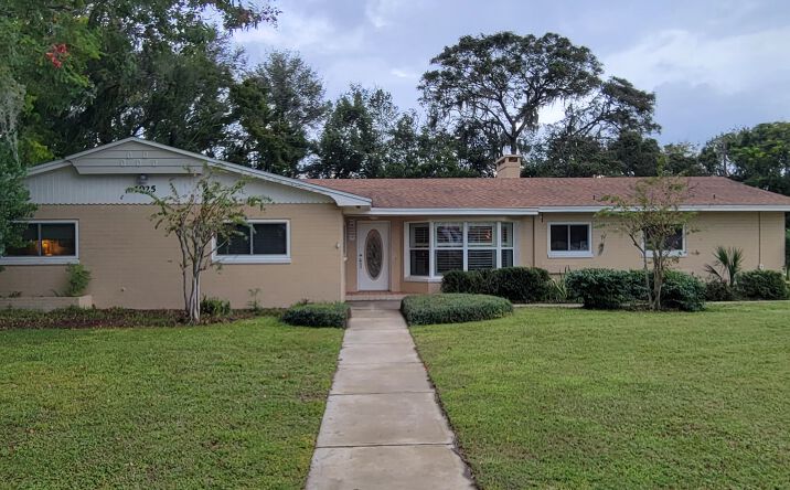 Pictures of Office property located at 1025 W. New York Ave, Deland, FL 32720 for lease - image #1