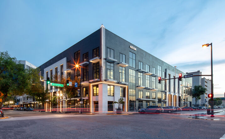Pictures of Retail property located at 150 N Orange Ave, Orlando, FL 32801 for lease - image #1