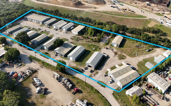 Pictures of Industrial property located at 204 Valley Ln, Kennedale, TX 76060 for lease - image #1