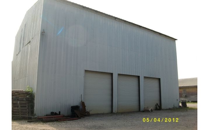 Pictures of Industrial property located at 200 N Manthey Ave, Cleveland, TX 77327 for lease - image #1