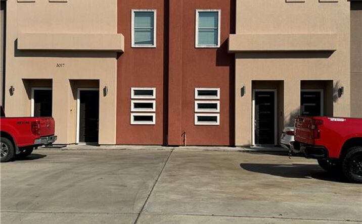 Pictures of Retail property located at 3017 S K Center St, McAllen, TX 78503 for lease - image #1