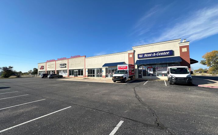 Pictures of Retail property located at 4913 S Broadway, Wichita, KS 67216 for lease - image #1