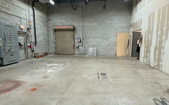 Pictures of Retail property located at 3- 87 N Randall Rd, Batavia, IL 60510 for lease - image #1
