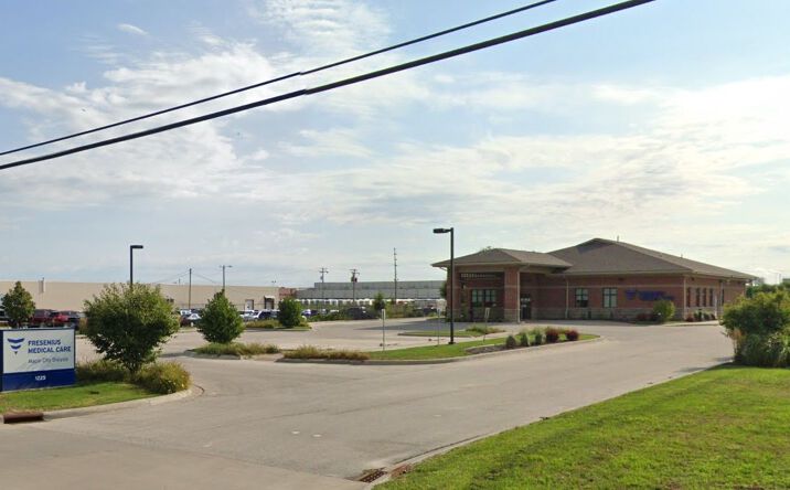 Pictures of Retail property located at 1225 N Main St, Monmouth, IL 61462 for lease - image #1