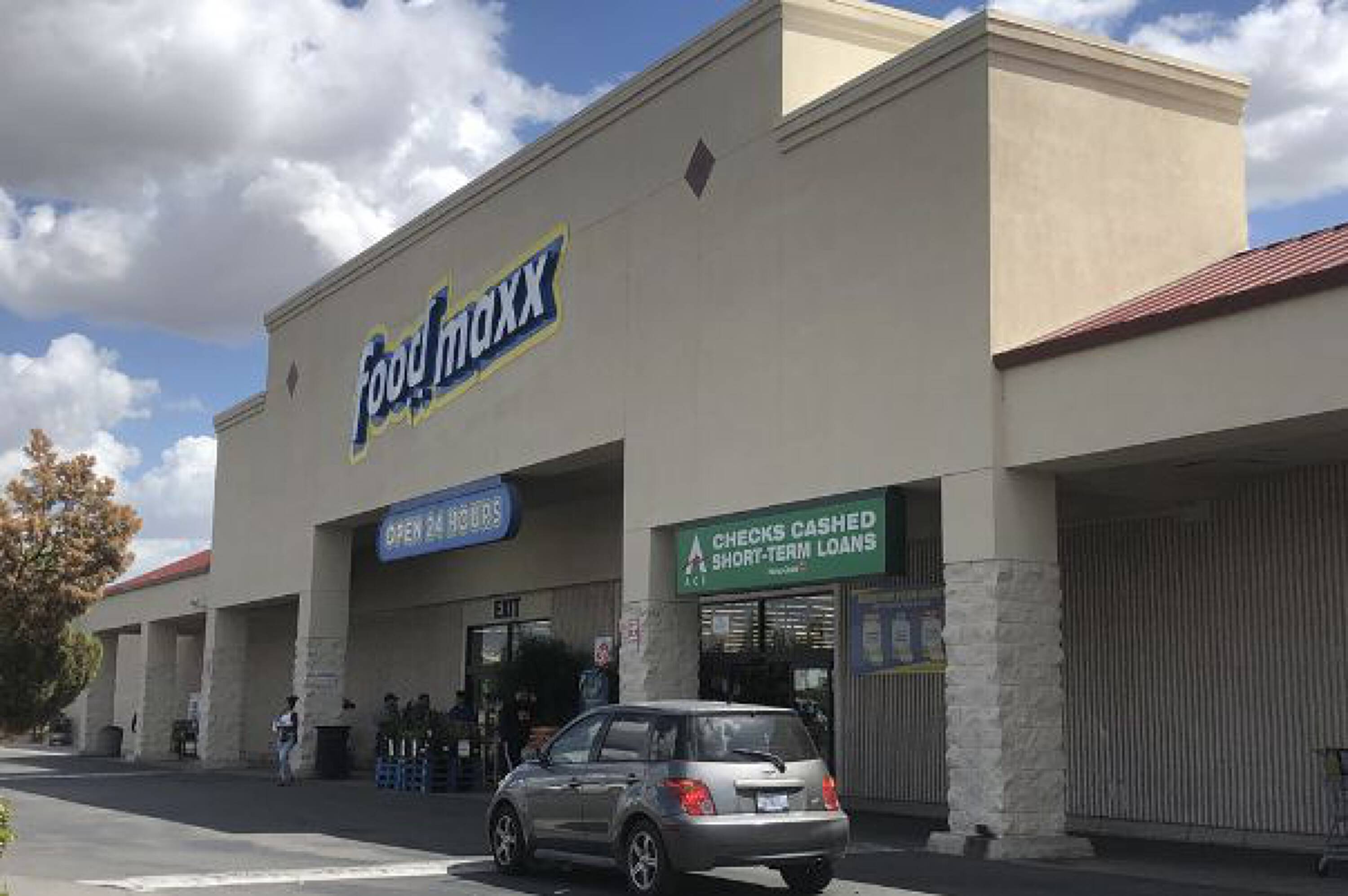 6151 Niles Street, Bakersfield, CA 93306