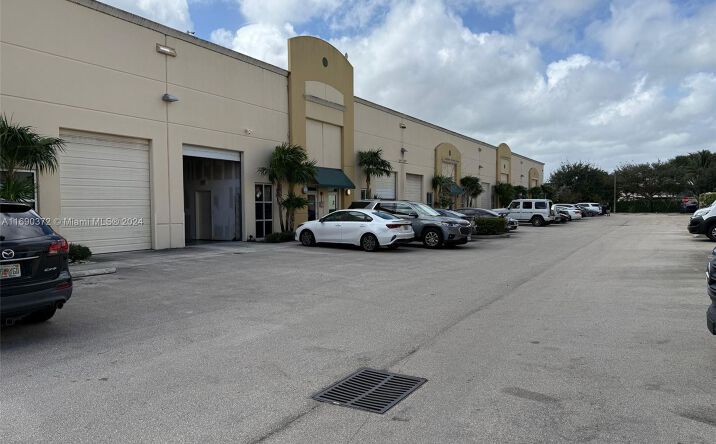 Pictures of Industrial property located at 10428 W State Road 84, Davie, FL 33324 for lease - image #1