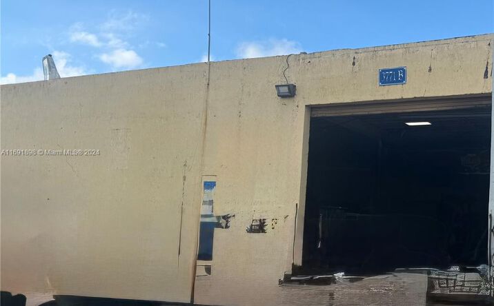 Pictures of Industrial property located at 3771 NW 51st St # B, Hialeah, FL 33142 for lease - image #1