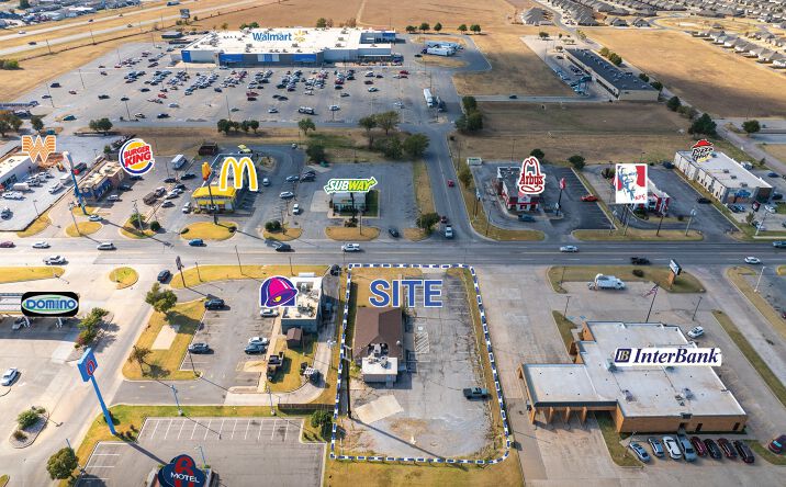 Pictures of Retail property located at 2415 S Country Club Rd, El Reno, OK 73036 for lease - image #1