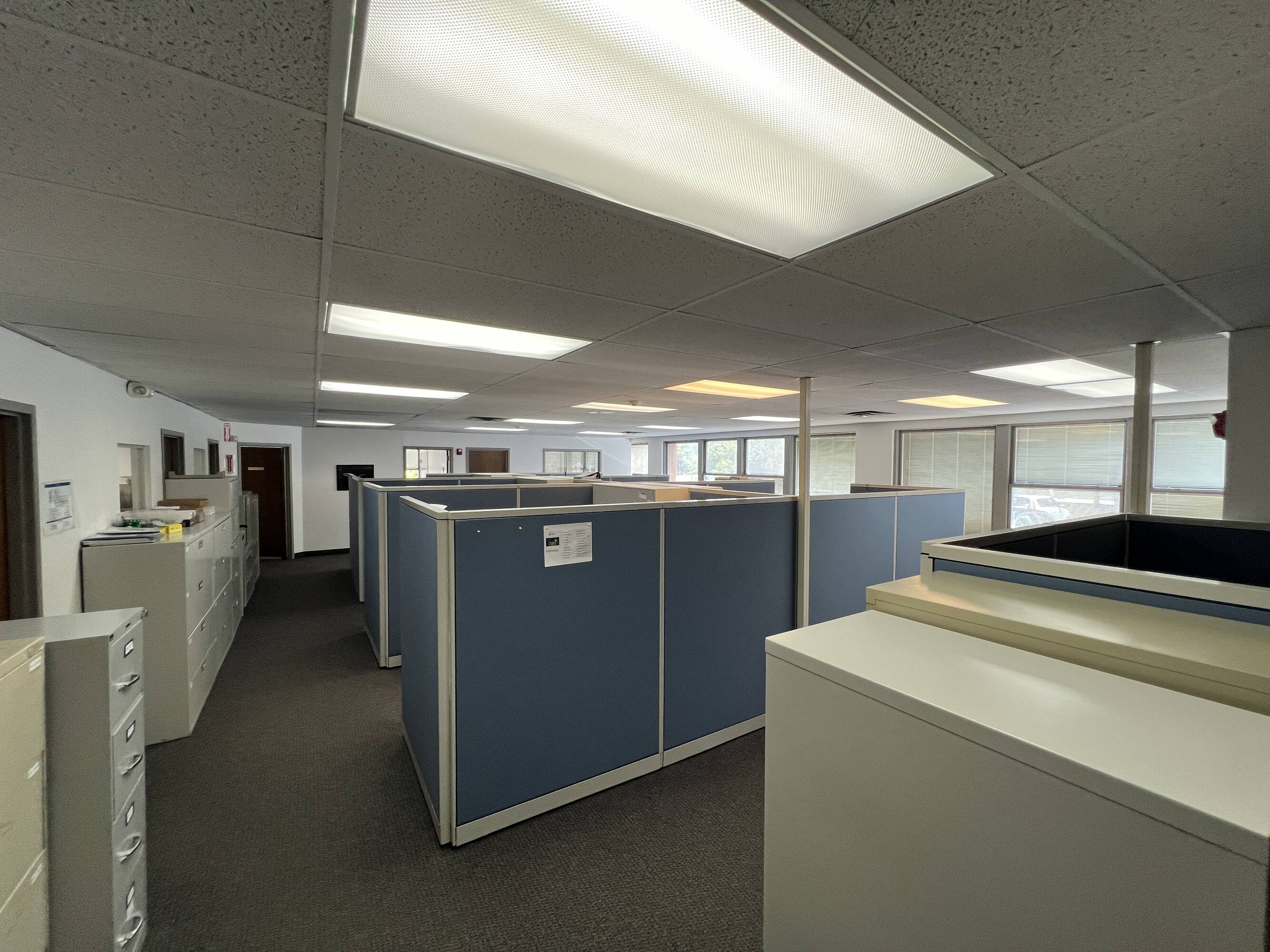2316102