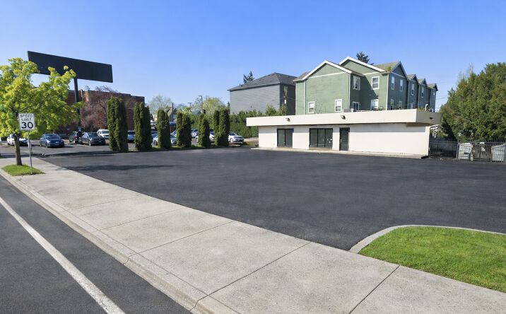 Pictures of Retail, Restaurant property located at 7409 N Interstate Ave, Portland, OR 97217 for lease - image #1