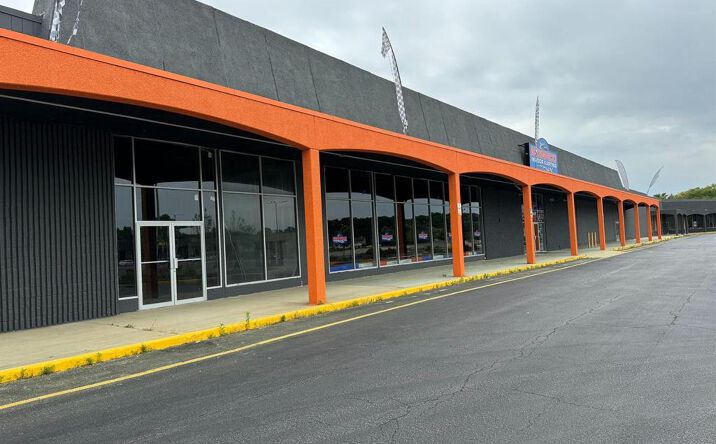 Pictures of Retail, Industrial property located at 300 S White Horse Pike, Berlin, NJ 08009 for lease - image #1