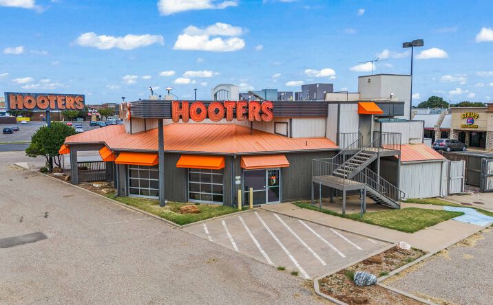 Pictures of Restaurant property located at 4950 S Loop 289, Lubbock, TX 79414 for lease - image #1