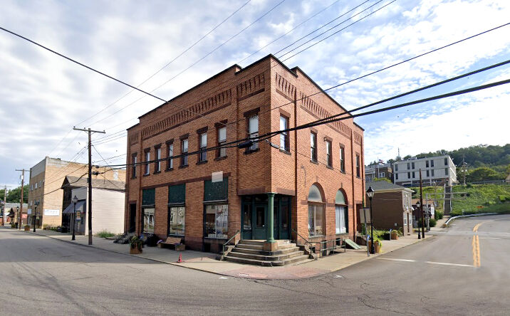 Pictures of Retail, Office property located at 100 N Chester St, New Cumberland, WV 26047 for lease - image #1