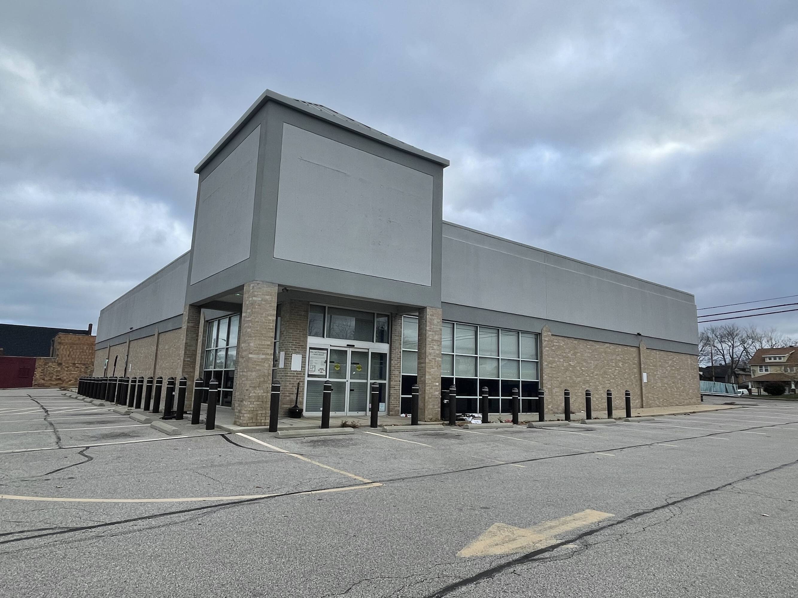 2709 Broadway, Lorain, OH 44055