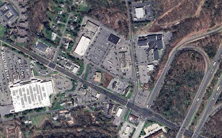 Pictures of Retail property located at 136 Berlin Rd, Cromwell, CT 06416 for sales - image #1