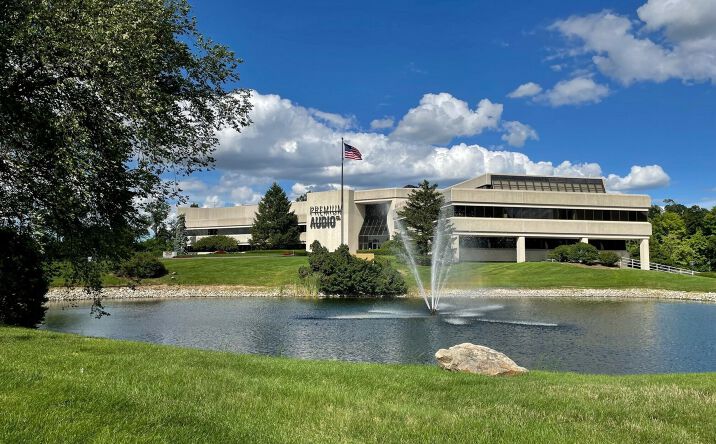 Pictures of Office property located at 3502 Woodview Trace, Indianapolis, IN 46268 for lease - image #1