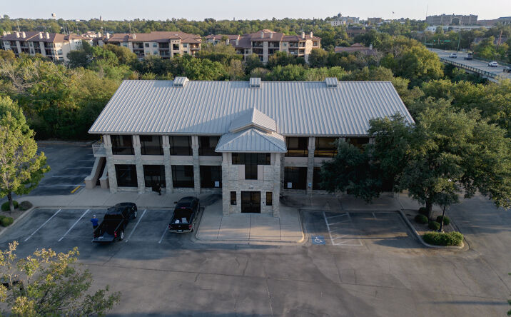 Pictures of Office property located at 102 W Morrow St, Georgetown, TX 78626 for lease - image #1