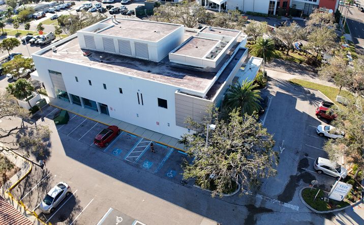 Pictures of Office property located at 3325 S Tamiami Trl, Sarasota, FL 34239 for lease - image #1