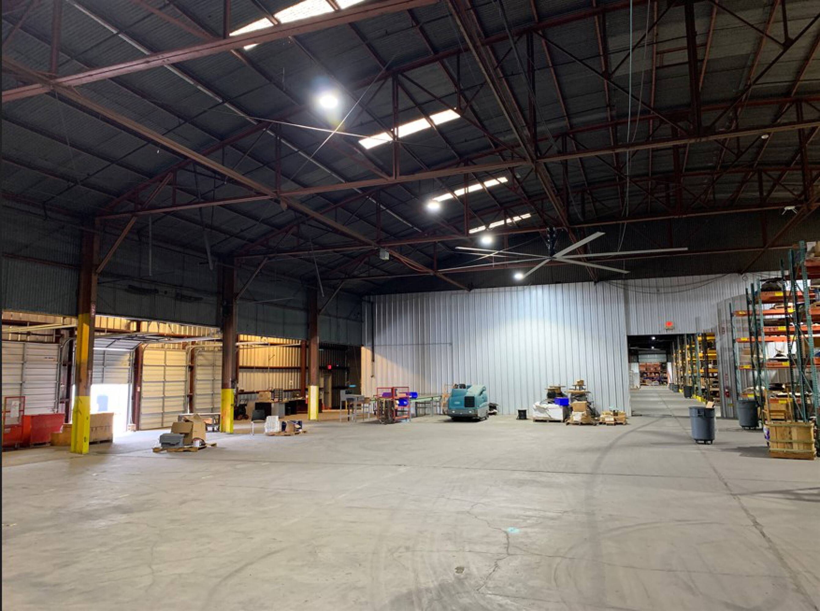 ±53,573 SF Office | Warehouse