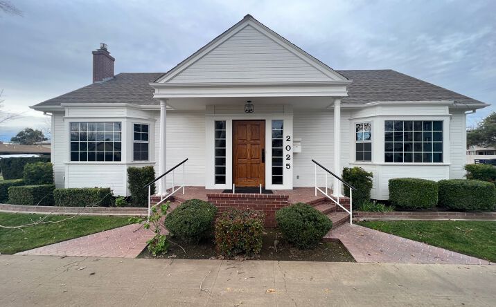 Pictures of Office, Special Purpose property located at 2025 K St, Merced, CA 95340 for lease - image #1
