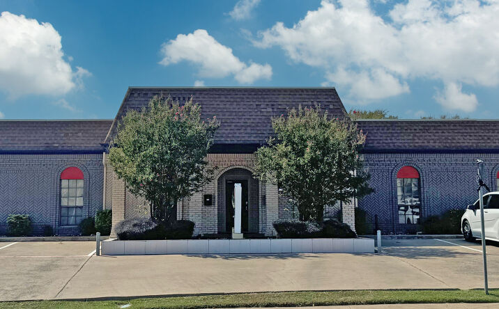 Pictures of Retail, Office property located at 2511 Texas Dr, Irving, TX 75062 for lease - image #1