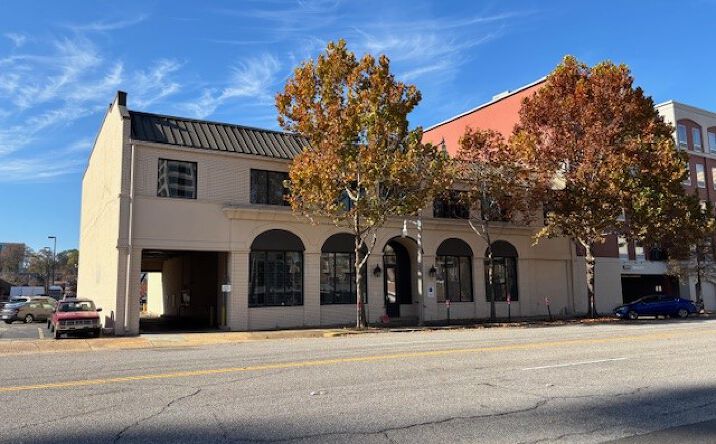 Pictures of Retail property located at 235 Lee St, Montgomery, AL 36104 for lease - image #1