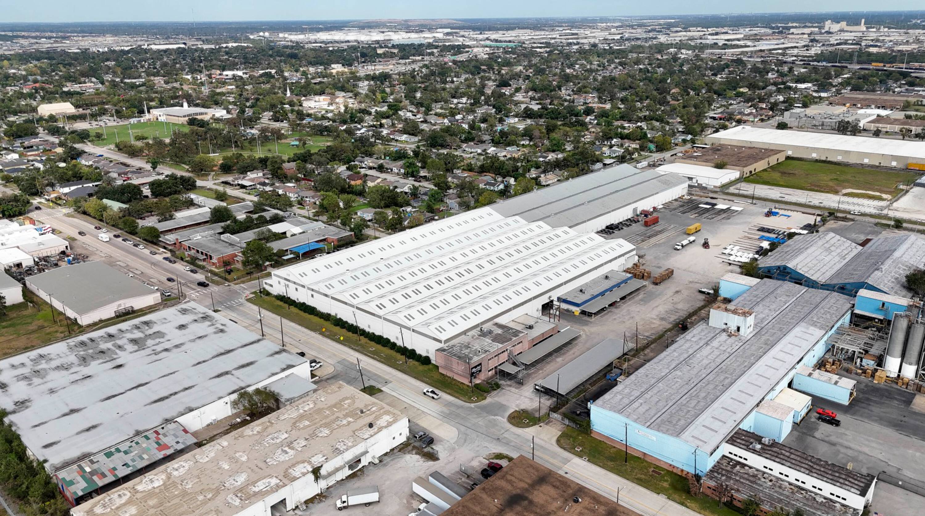 ±258,450 SF Crane-Served Warehouse