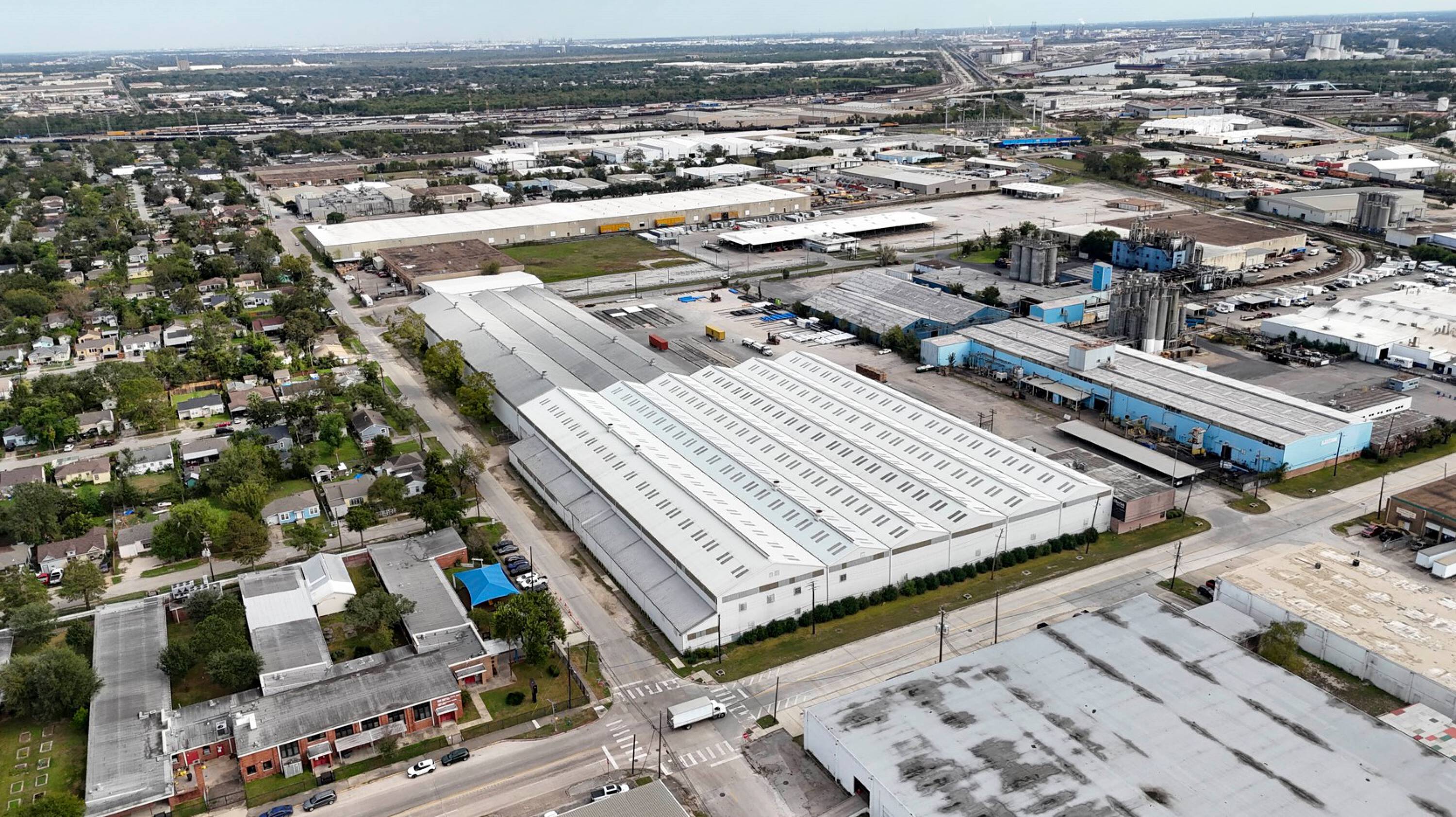 ±258,450 SF Crane-Served Warehouse