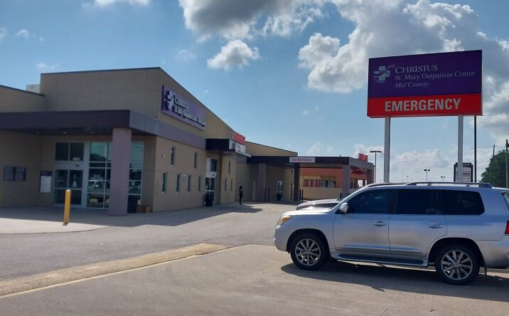 Pictures of Retail, Office, Restaurant property located at 8801 9th Ave, Port Arthur, TX 77642 for lease - image #1